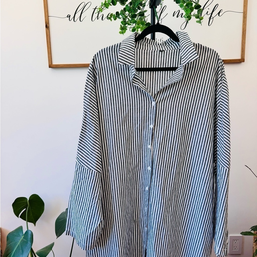 Beautiful 100% cotton striped button-down minimalist shirt dress - Picture 5 of 11